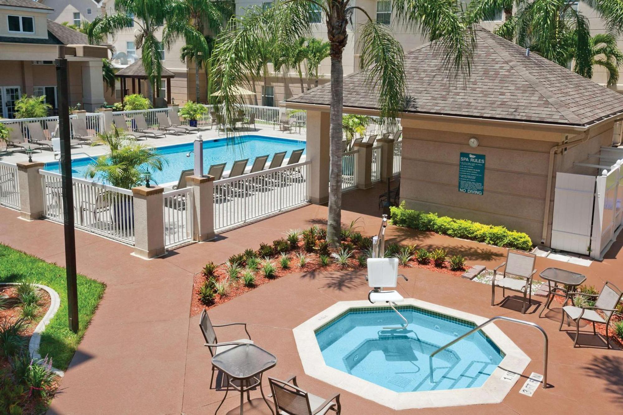 Homewood Suites By Hilton Fort Myers Exterior foto